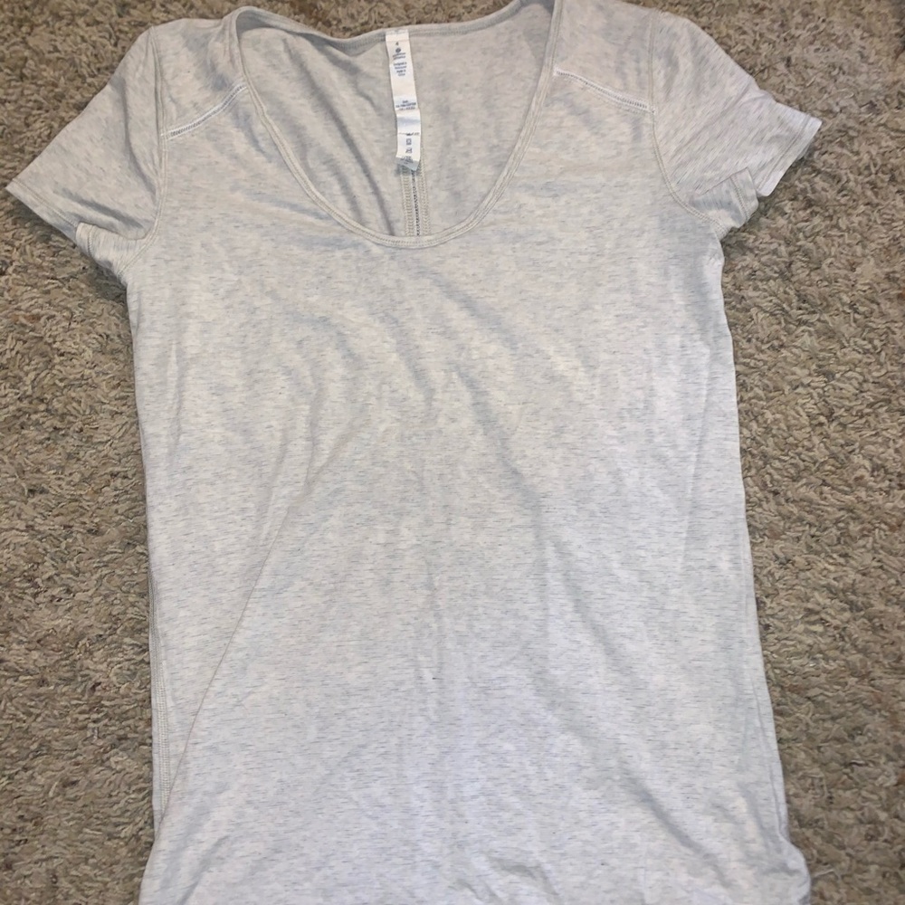 Lululemon T-Shirt